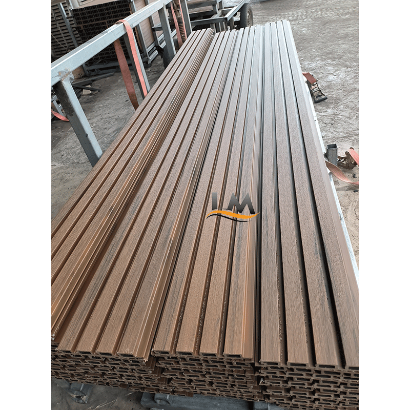 Eco-vriendelijk formaldehyde-vrij WPC-rooster voor binnenmuurbekleding